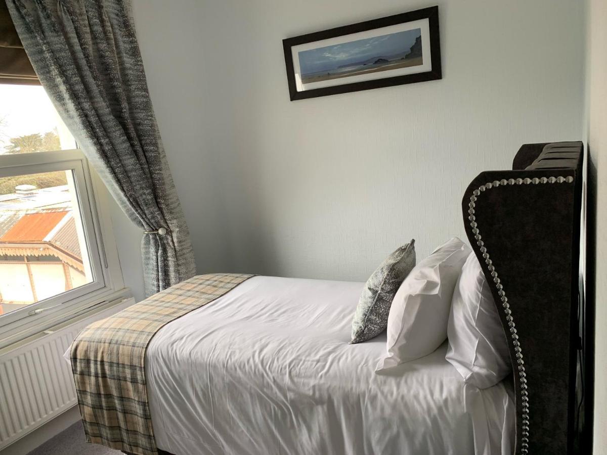 The Station Guest House Galmpton Buitenkant foto
