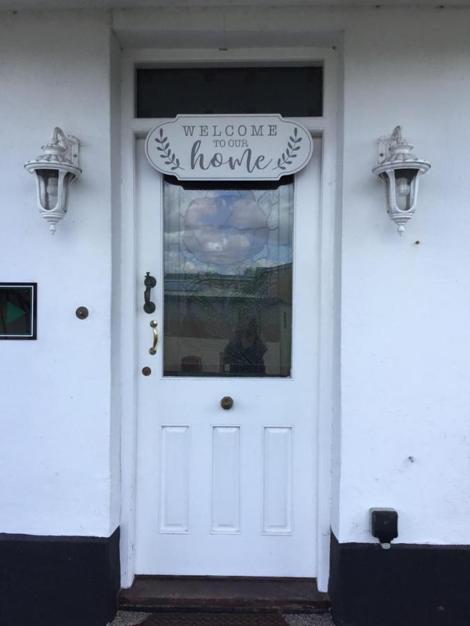 The Station Guest House Galmpton Buitenkant foto