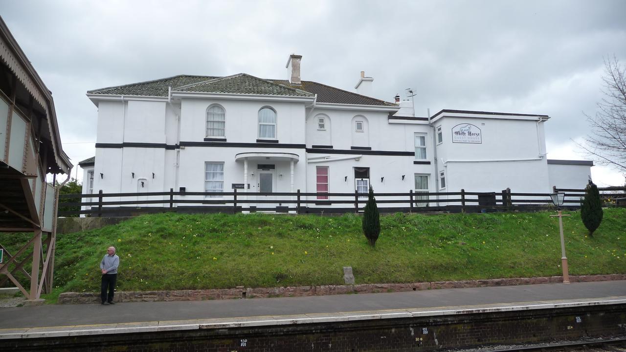 The Station Guest House Galmpton Buitenkant foto